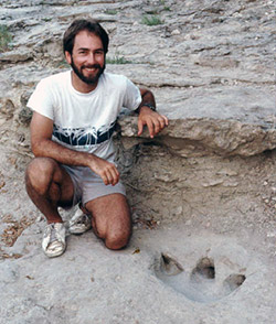 003 – Fins & Fossil Footprints